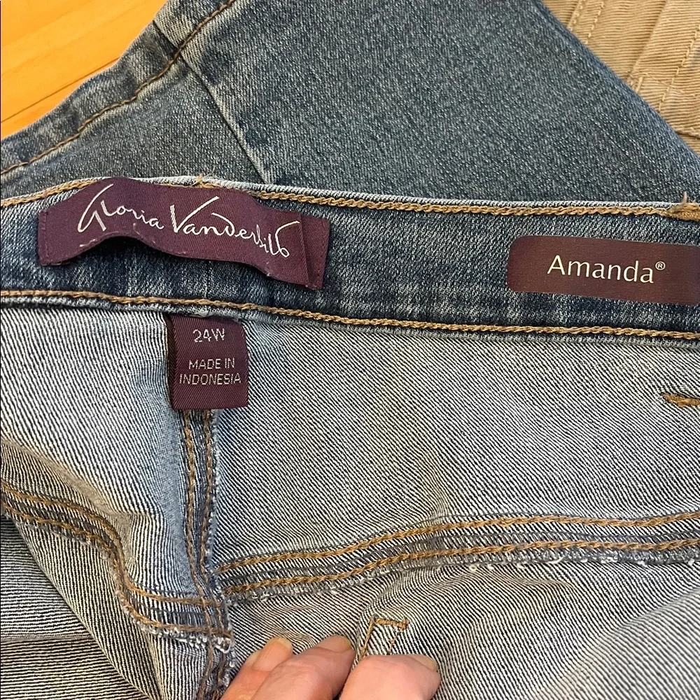 LOT OF 3 Gloria Vanderbilt Amanda Jeans 24W Short/Petite - Picture 3 of 4